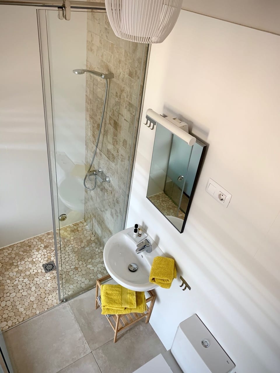 Basic Double Room, Private Bathroom (Gáldar) | Bathroom | Shower, hair dryer, towels, soap