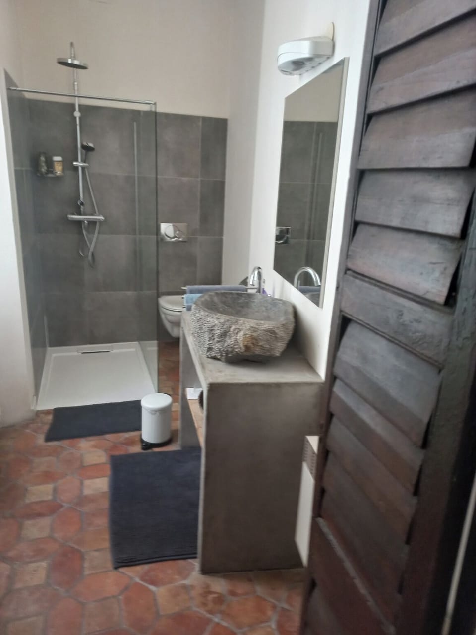 Comfort Double Room (Birdy) | Bathroom | Shower, rainfall showerhead, eco-friendly toiletries, hair dryer