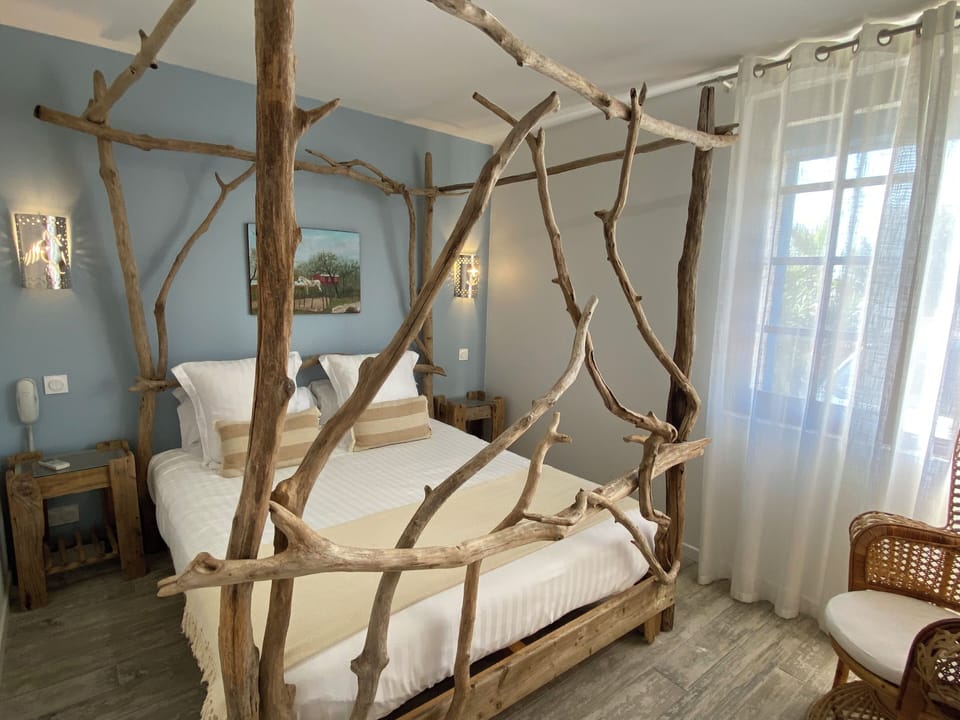 Junior Double Room (La Bohème en Roulotte) | Premium bedding, pillowtop beds, individually decorated