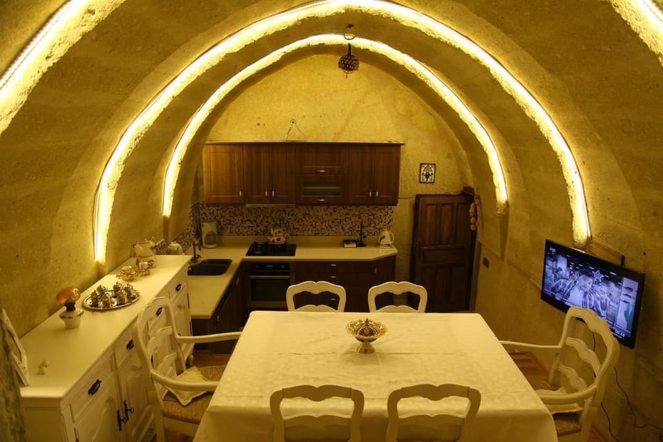 Free daily full breakfast