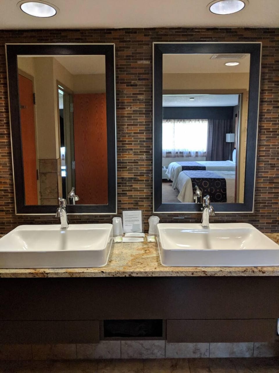 Double Queen Suite | Bathroom | Combined shower/tub, free toiletries, hair dryer, towels