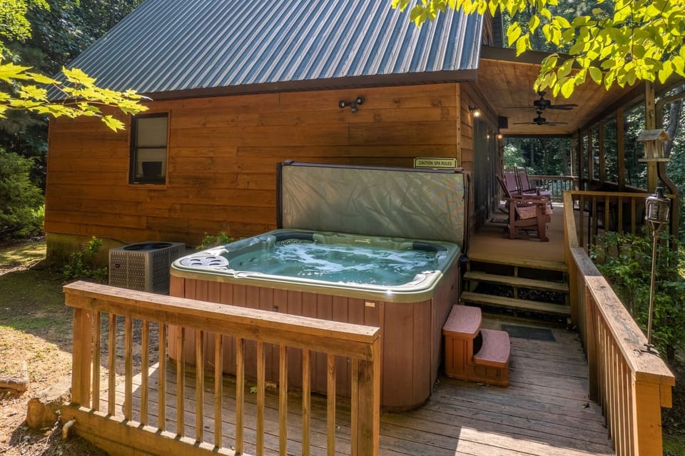 Hot Tub - Outdoor hot tub