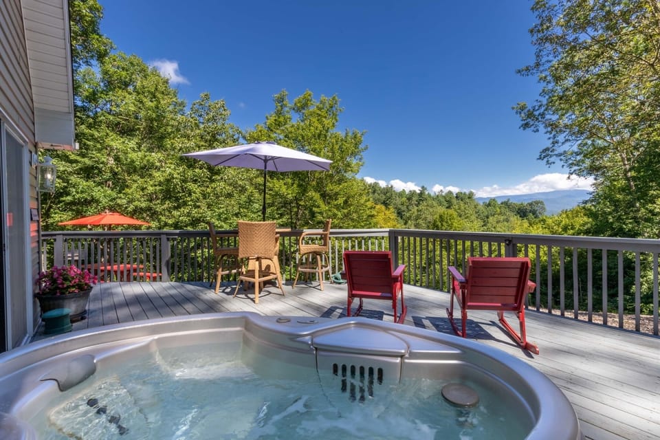 Hot Tub - Outdoor hot tub looking at the view