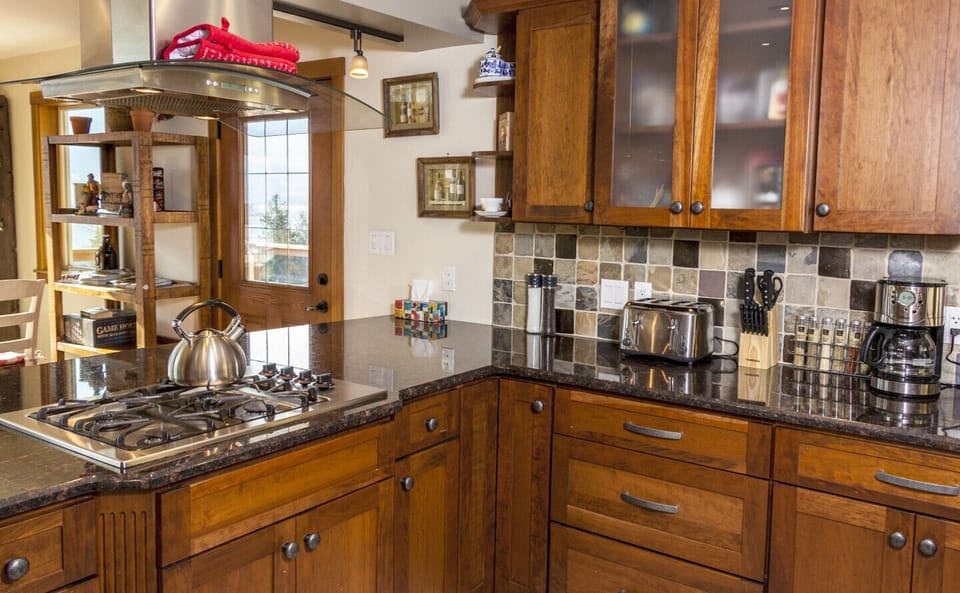 Fully outfitted kitchen