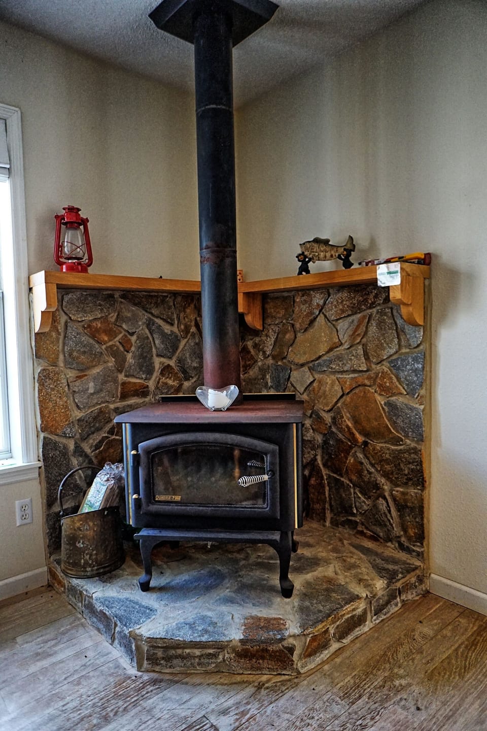 Wood Burning Fireplace - Wood burning fireplace