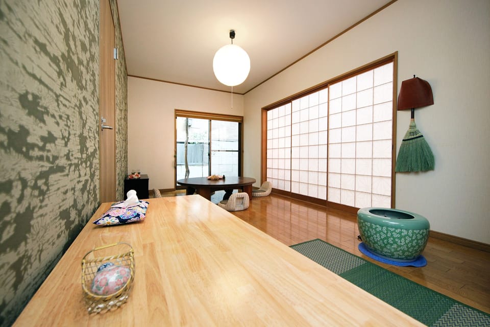Private Vacation Home | In-room dining