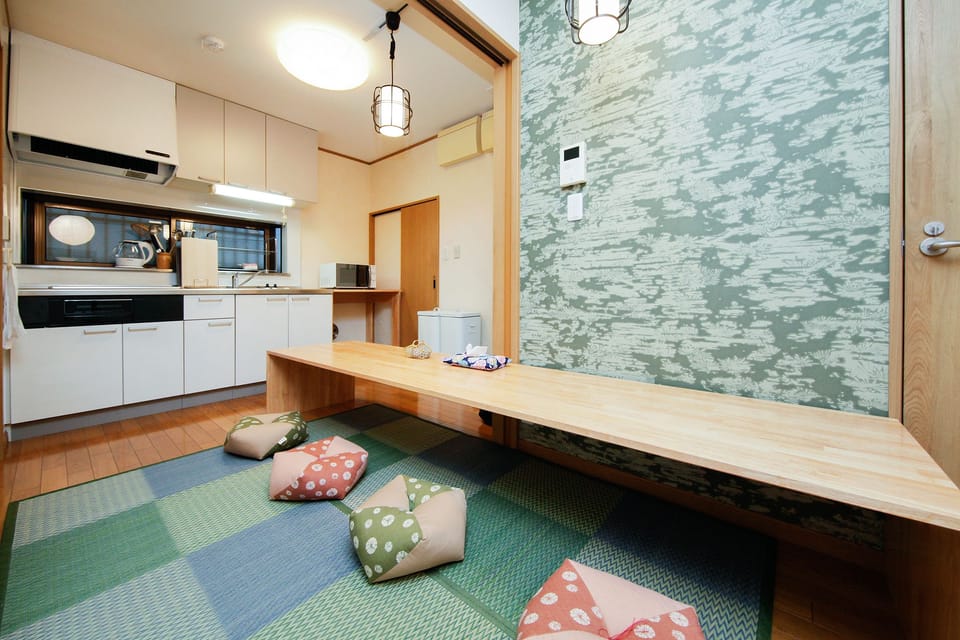 Private Vacation Home | In-room dining
