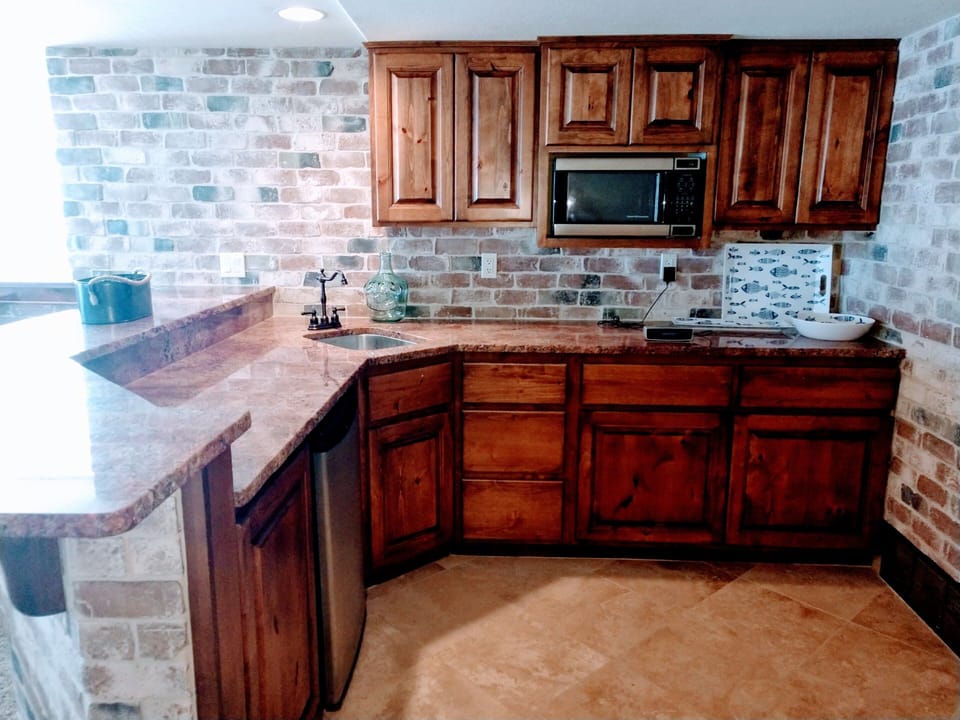Wet Bar.