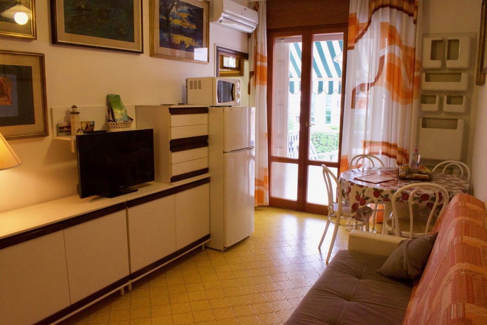 Family Apartment, 1 Bedroom, Partial Sea View | Private kitchen | Full-size fridge, microwave, stovetop, dishwasher