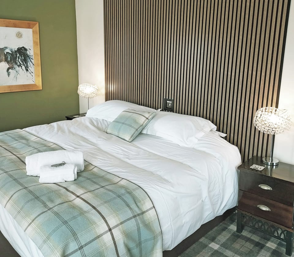 WiFi (free), bed sheets