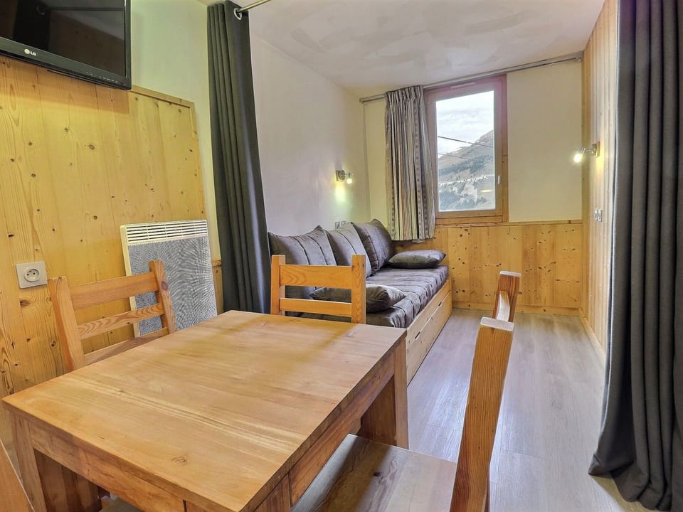 Charming divisible studio ski-in/ski-out, pets allowed Apartment in Les Allues