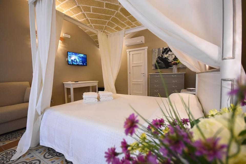 Superior Room, Balcony | Desk, free WiFi, bed sheets