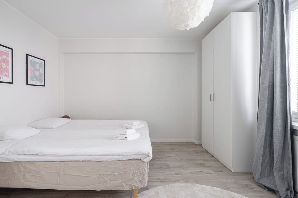 Spacious Downtown Apt with Balcony that Hosts 10 Apartment in Finland