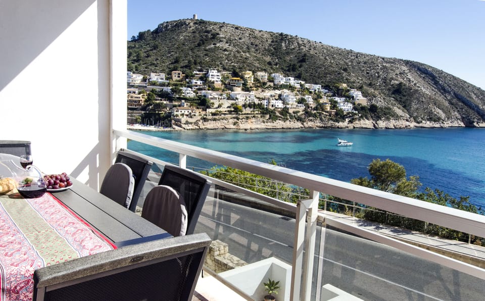 Dine with a Sea view