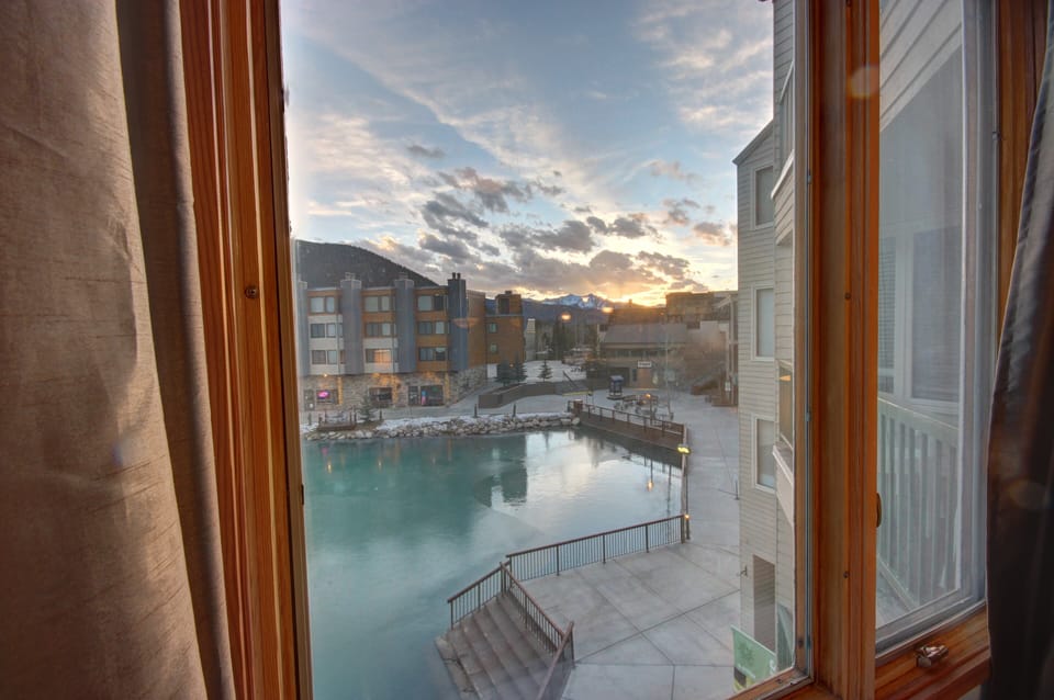 Sun setting over Keystone Lake! #winter