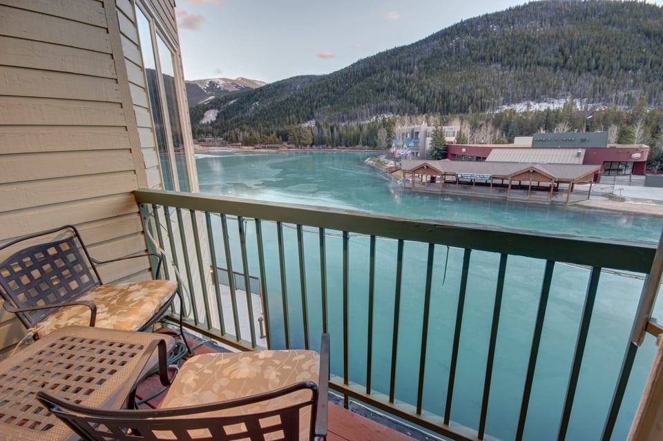 Upper level balcony overlooking the lake #winter