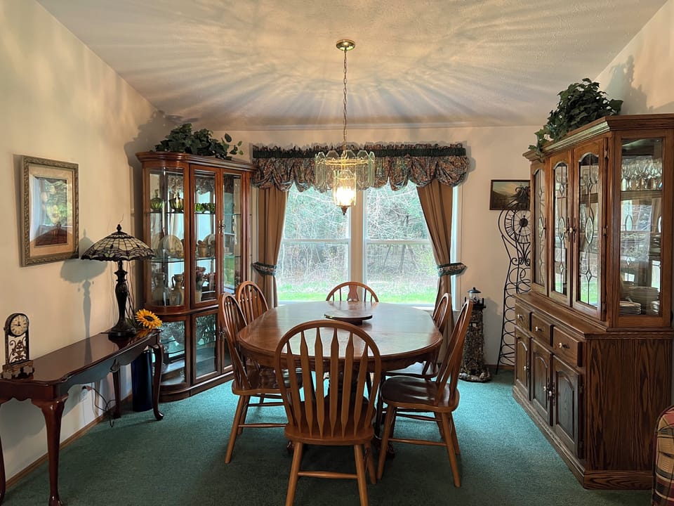 Dining Area off living room area