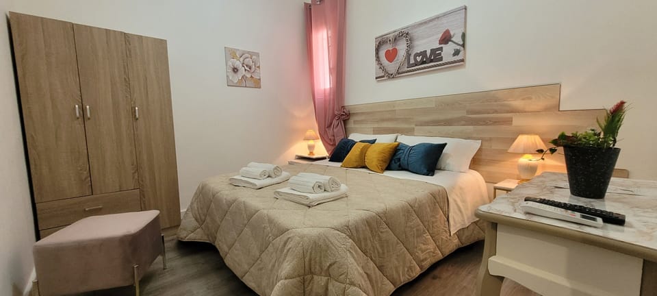 Deluxe Room | Premium bedding, down comforters, individually furnished, desk