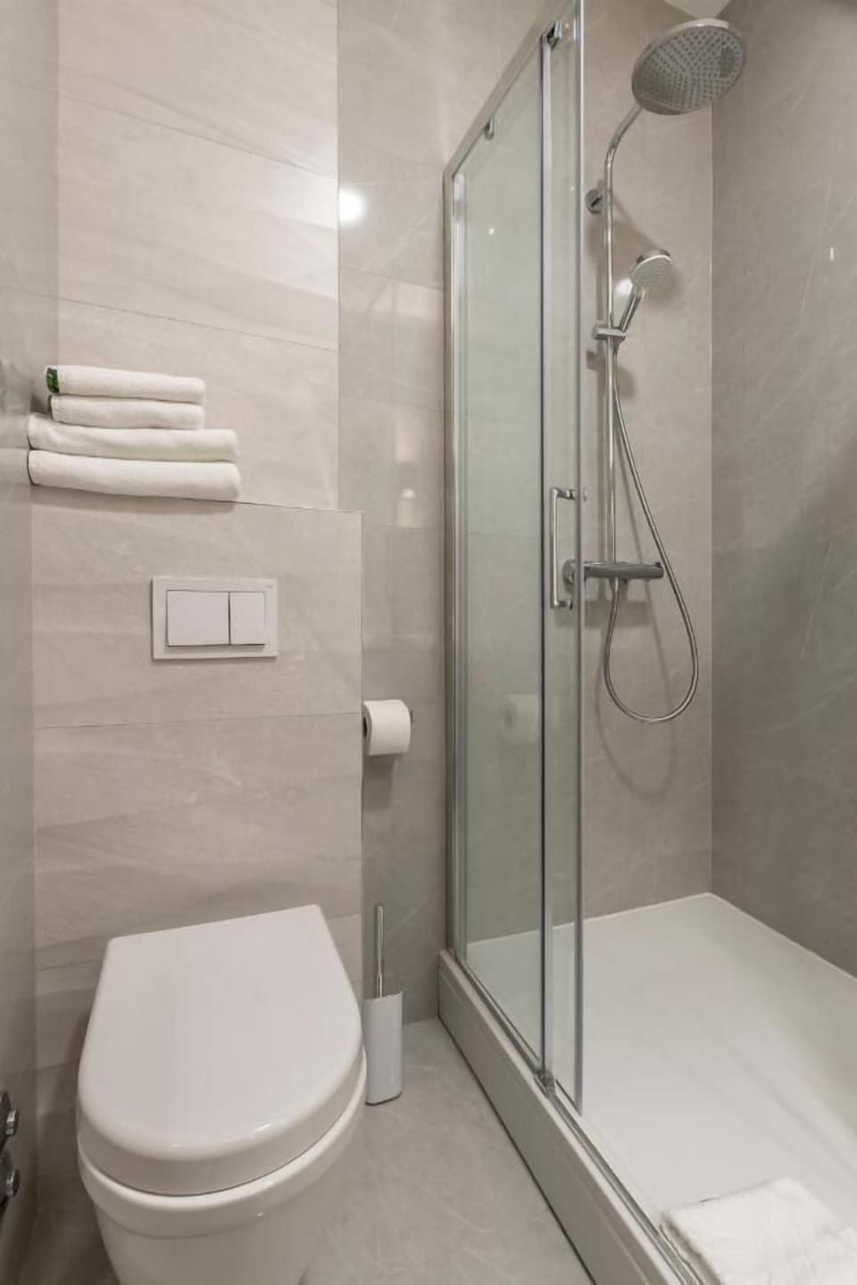 Deluxe Double Room, Courtyard View (Lorena) | Bathroom | Hair dryer, bathrobes, towels, soap