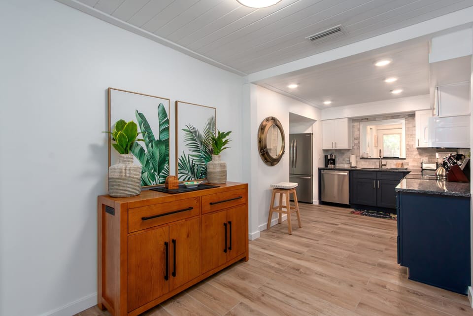 Book Coastal Breeze now and enjoy the comfort, convenience, and coastal vibes of Clearwater Beach – complete with pool, parking, pet‑friendly policy, and everything you need for an unforgettable stay!