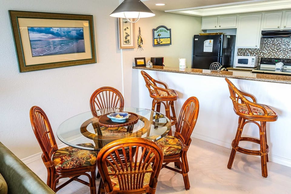 Dining Room, Dining Table, Furniture, Indoors, Table