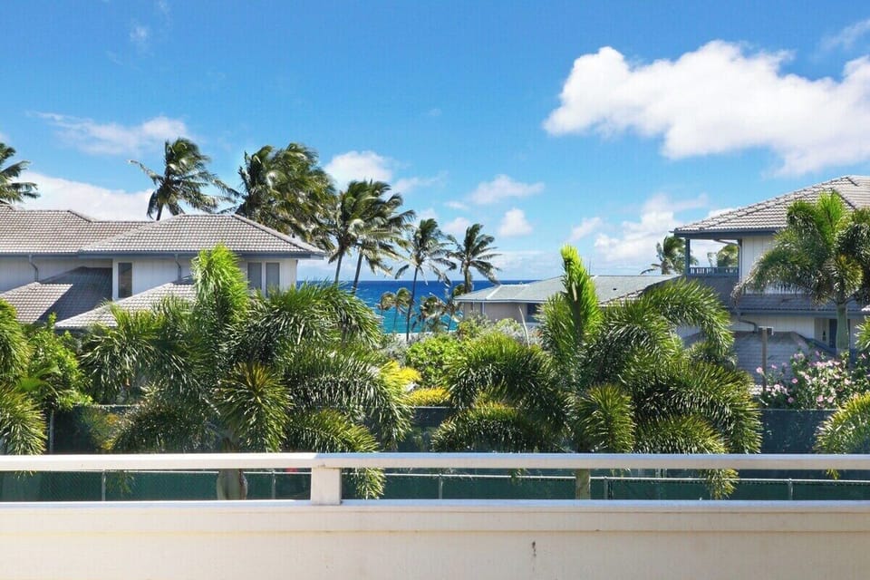 Hale Pono Lanai Ocean View at a Distance