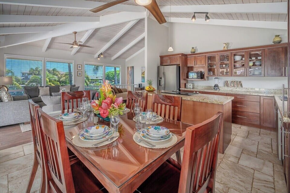 Hale Pono Open Dining, Kitchen, Living Concept