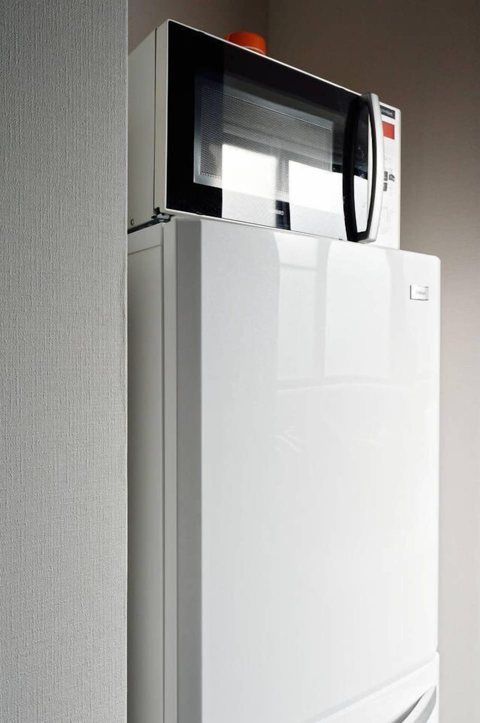 301 | Mini-refrigerator