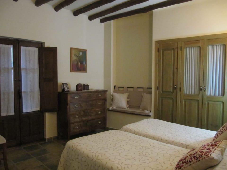 Quadruple Room | 1 bedroom, free cribs/infant beds, rollaway beds, free WiFi