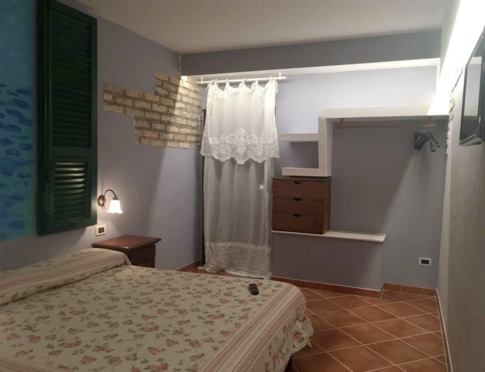 In-room safe, individually decorated, individually furnished, desk