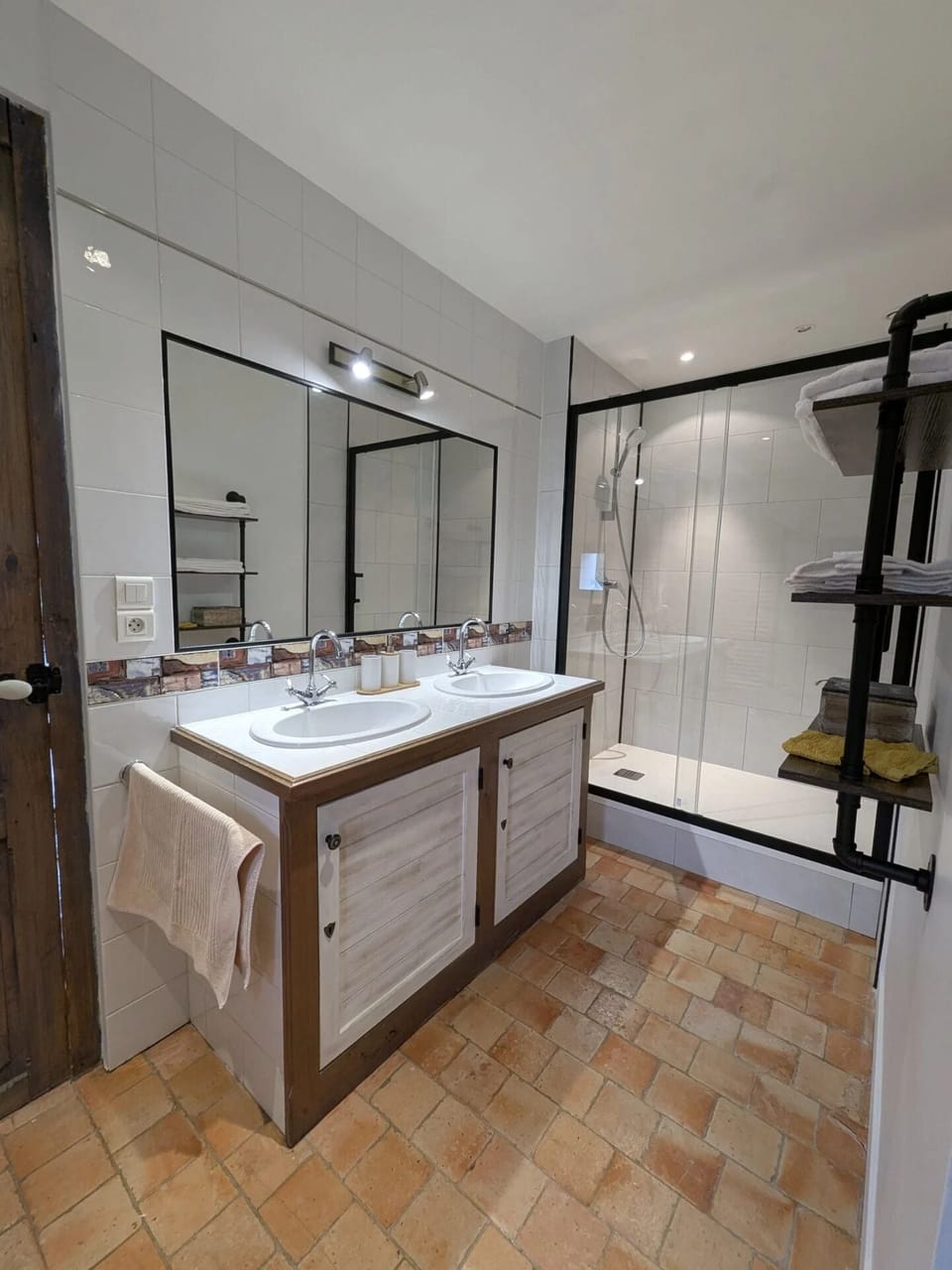 Bedroom 5 | Bathroom | Shower, hair dryer, towels, soap