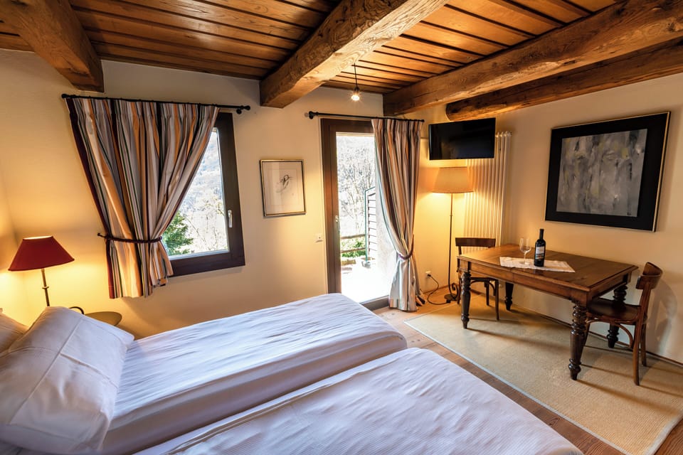 Classic Double Room, Mountain View | Minibar, blackout drapes, free WiFi, bed sheets