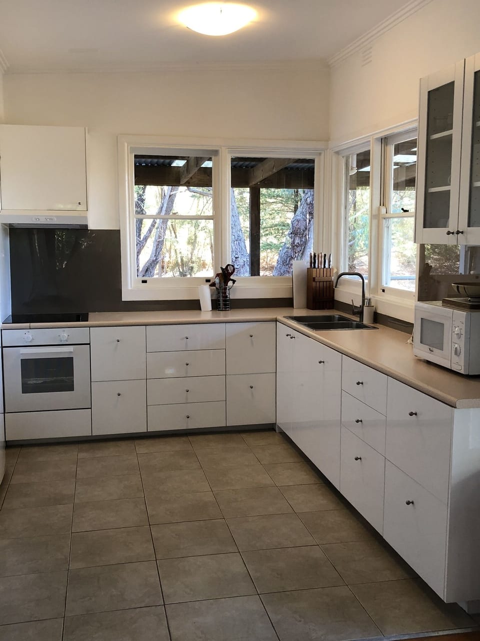 Fully equipped kitchen