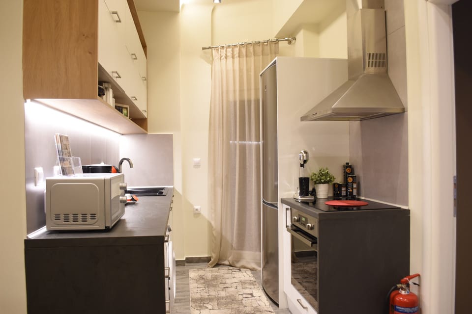 Deluxe Apartment (Lotus) | In-room dining