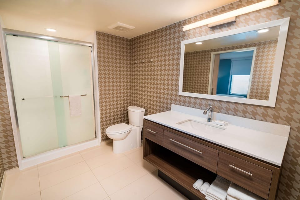 Suite, 1 Bedroom, Non Smoking | Bathroom shower