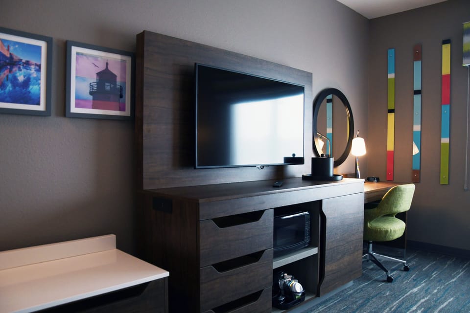 Iron/ironing board, cribs/infant beds, rollaway beds, free WiFi