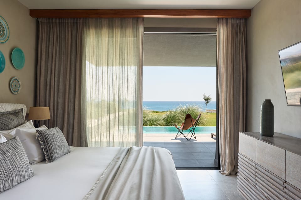 Family Beach Front Dreams Suite Private Pool Sea View | Premium bedding, pillowtop beds, minibar, in-room safe