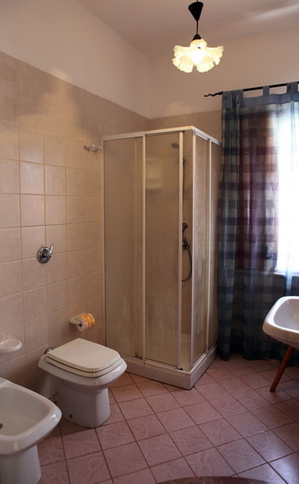 Apartment, 2 Bedrooms | Bathroom | Shower, free toiletries, hair dryer, bidet