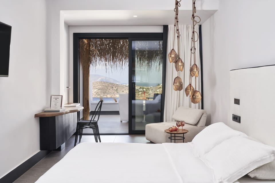 Suite, Sea View (Design) | Premium bedding, minibar, in-room safe, iron/ironing board