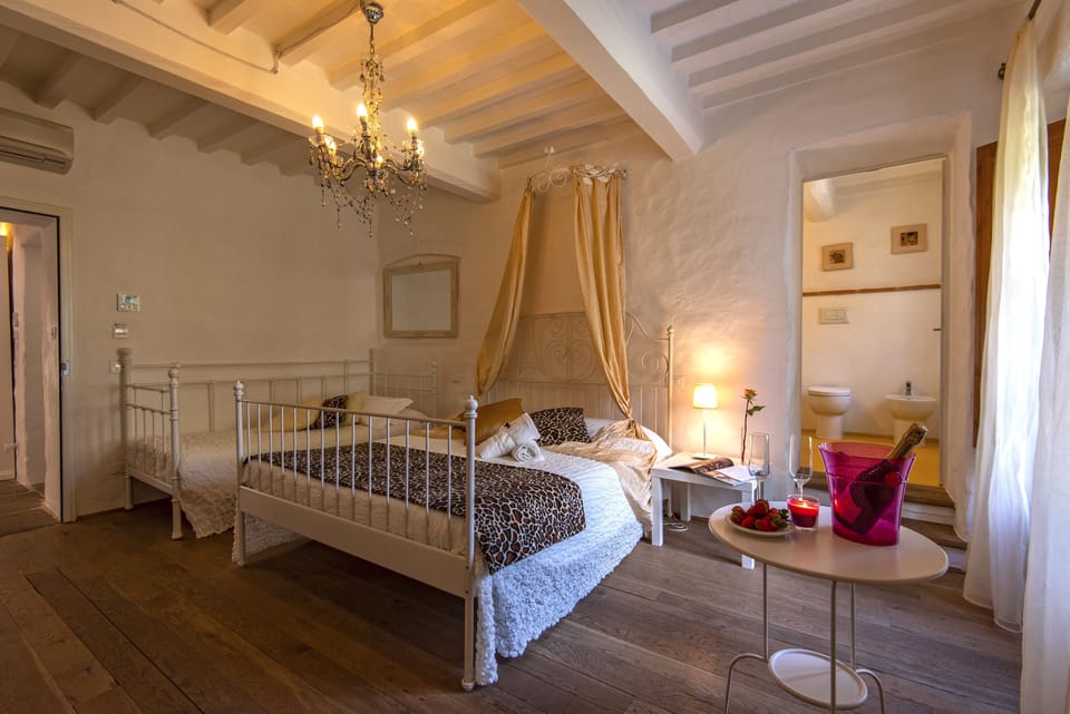 Standard Triple Room, Multiple Beds | Minibar, desk, iron/ironing board (on request), WiFi (free)