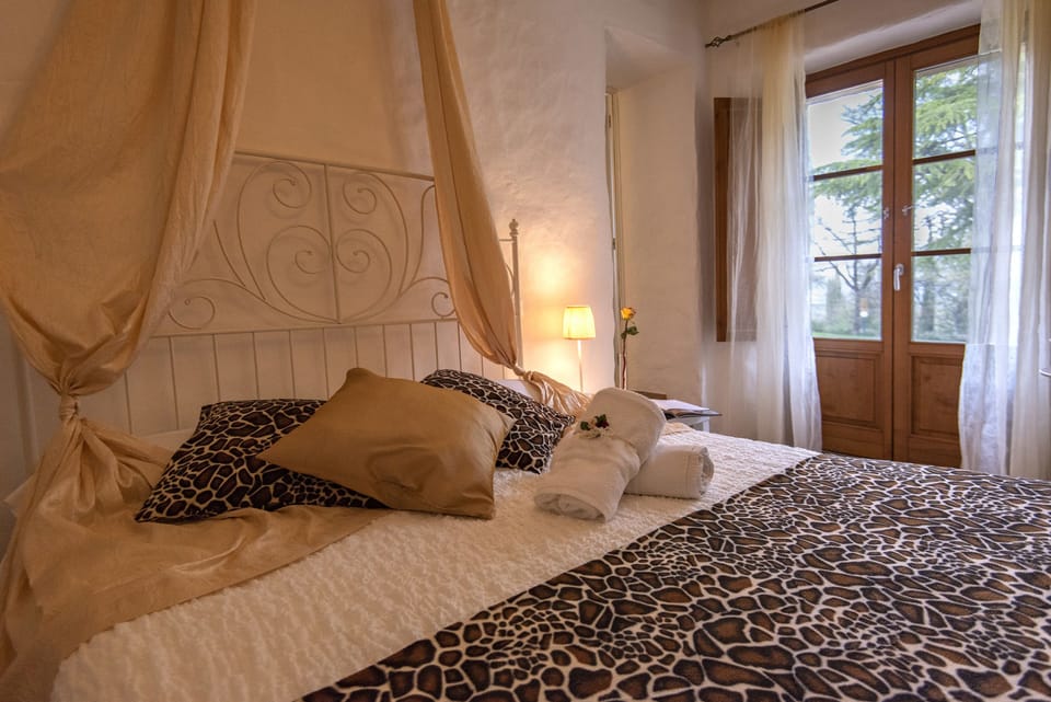Standard Triple Room, Multiple Beds | Minibar, desk, iron/ironing board, free WiFi