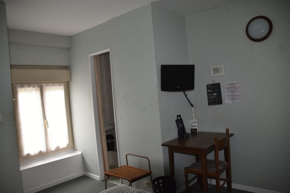 Single Room | Desk, free WiFi, bed sheets