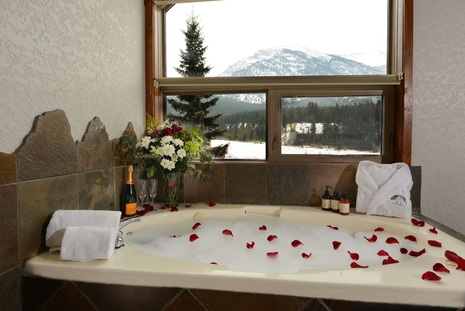 Separate tub and shower, jetted tub, rainfall showerhead