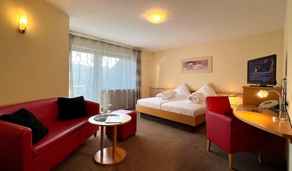 Premium bedding, minibar, in-room safe, individually furnished