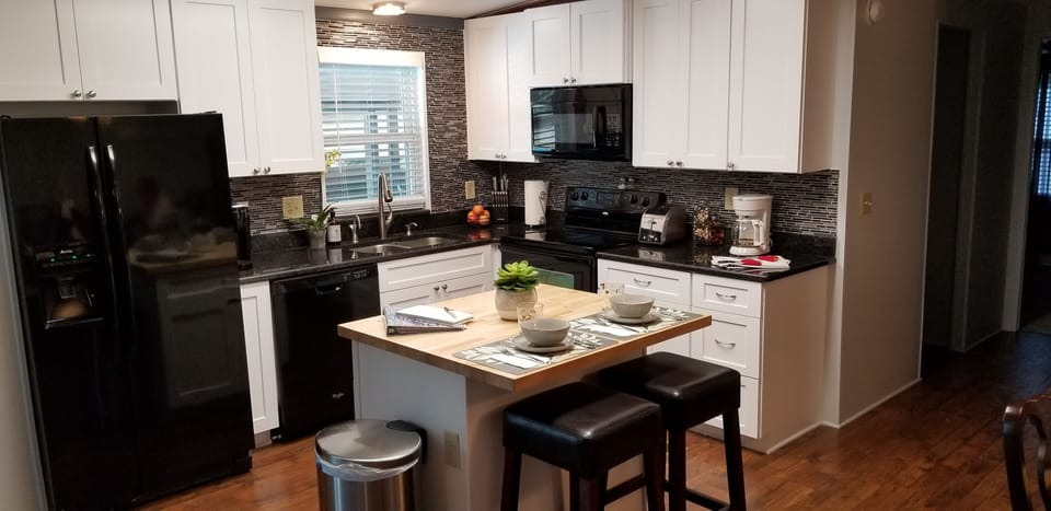 Full kitchen