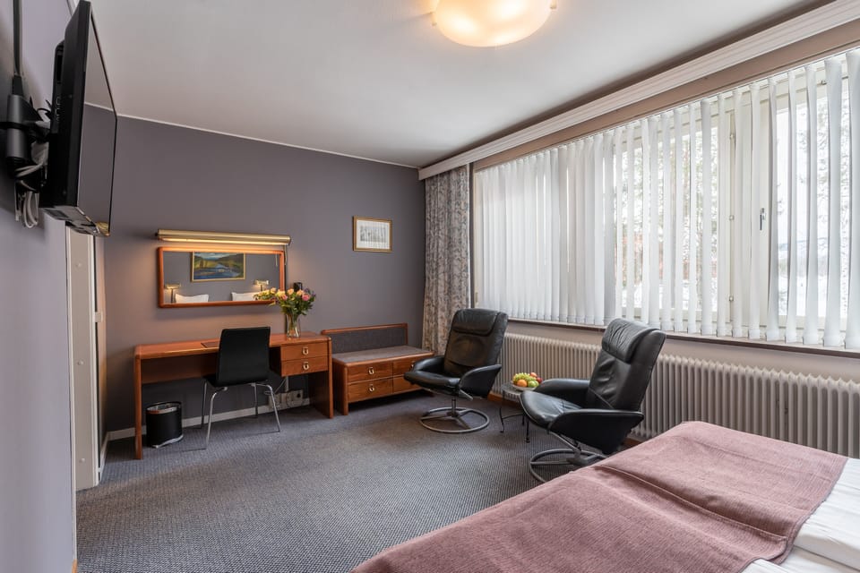Economy Double or Twin Room | Desk, blackout drapes, free WiFi, bed sheets
