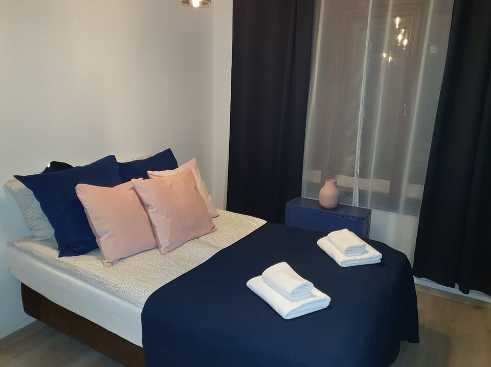 Standard Double Room | Hypo-allergenic bedding, individually decorated, bed sheets