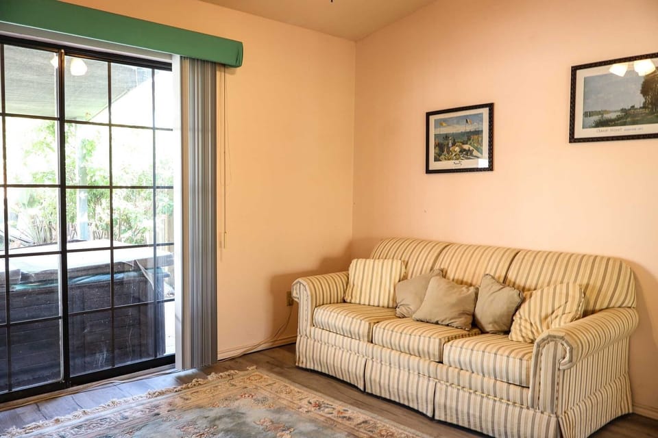 Couch, Furniture, Indoors, Home Decor, Window