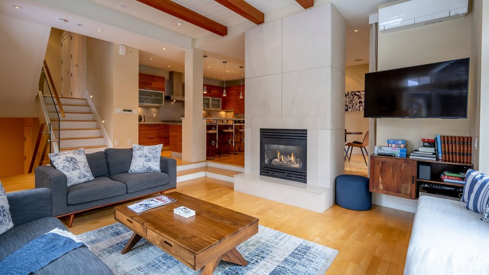 Main Floor - Living Room With Gas Fireplace