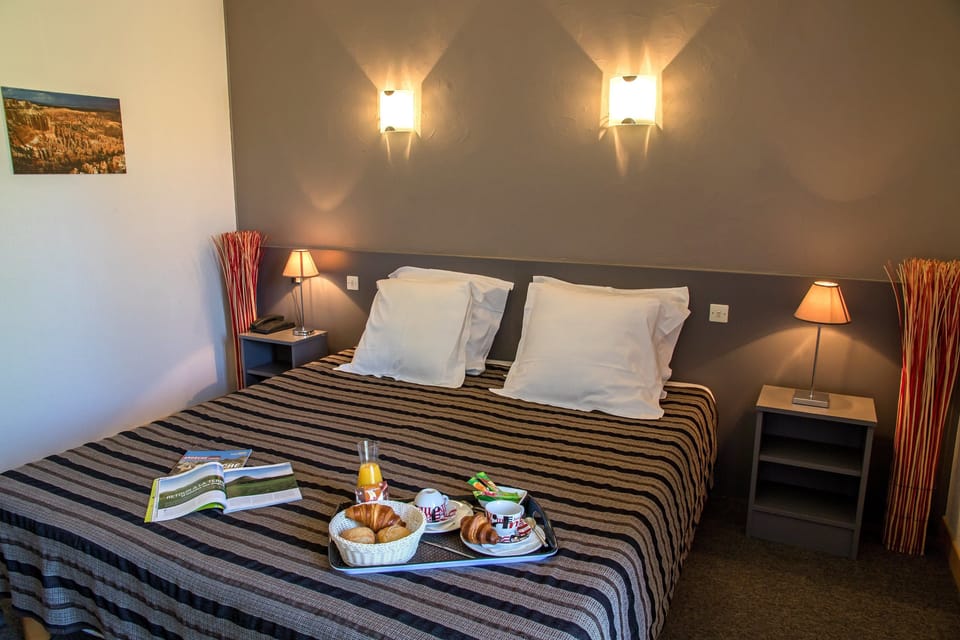 Superior Double Room, Balcony | Laptop workspace, blackout drapes, soundproofing, free WiFi